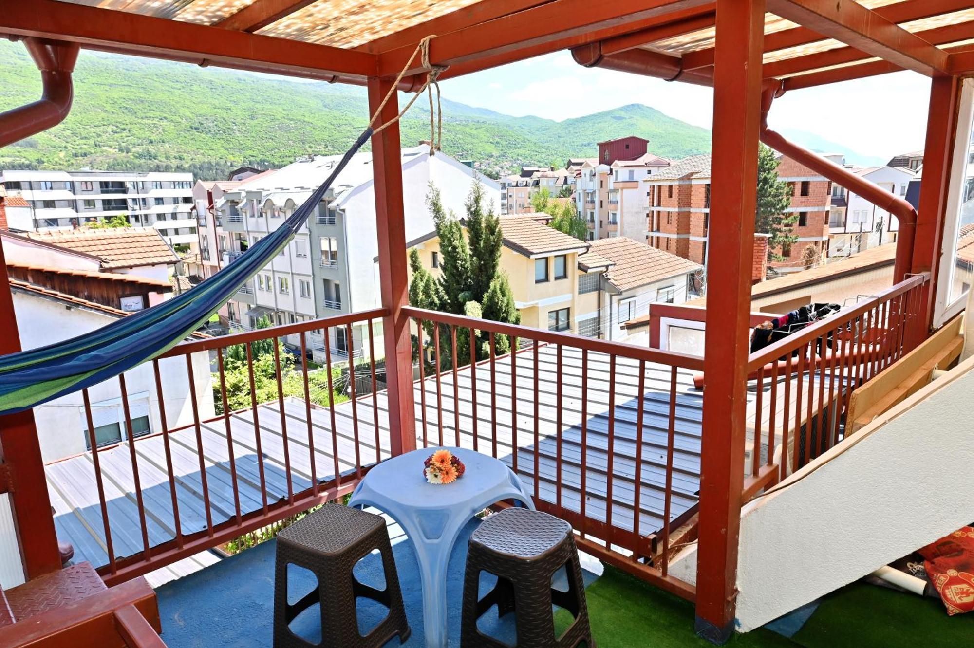 Blue Lake Hostel Ohrid Bagian luar foto